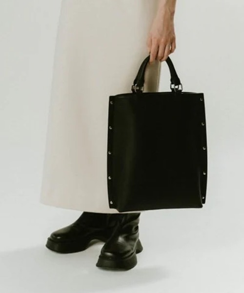 Knuth Marf（クヌースマーフ）の「side studs leather bag（ハンドバッグ・レディース・ブラック/ブラウン・FREE）」の4枚目の写真