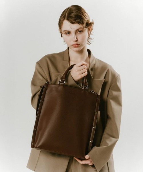 Knuth Marf（クヌースマーフ）の「side studs leather bag（ハンドバッグ・レディース・ブラック/ブラウン・FREE）」の6枚目の写真