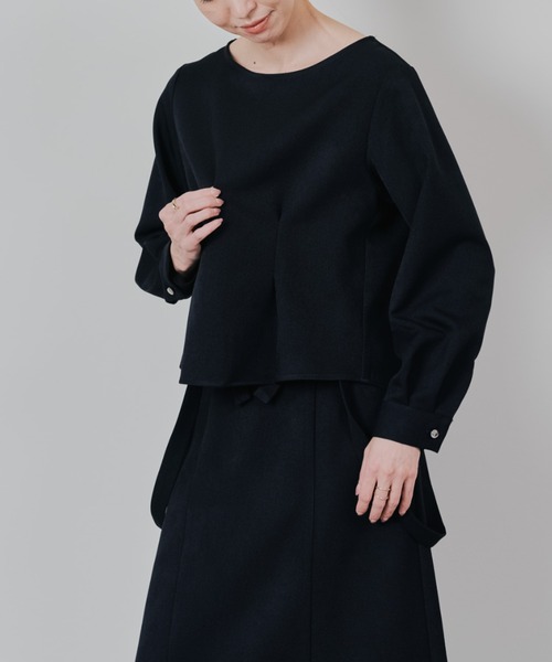 TEVALT（ヴァレット）の「ウエストタックウールライクツイルトップス（その他トップス・レディース・ライトベージュ/ブラック/グレー・38）」の2枚目の写真