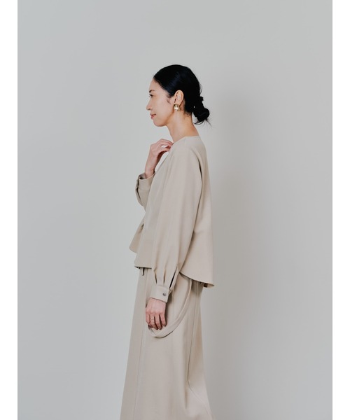 TEVALT（ヴァレット）の「ウエストタックウールライクツイルトップス（その他トップス・レディース・ライトベージュ/ブラック/グレー・38）」の15枚目の写真