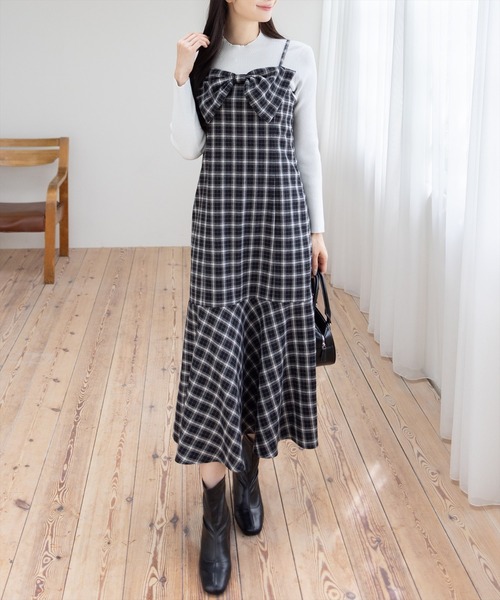 CLEAR BASIC（クリアベーシック）の「【低身長用サイズ有】チェックリボンキャミワンピース[着回し力抜群 ガーリー ロング]≪AW新作≫（ワンピース・レディース・ブラック/ブラウン・F/PF）」の2枚目の写真