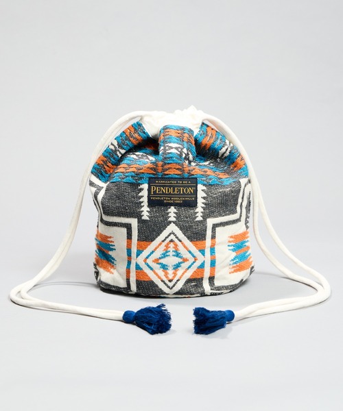 PENDLETON（ペンドルトン）の「【 PENDLETON / ペンドルトン 】ジャガードドローストリングポーチ（ショルダーバッグ・レディース・レッド/チャコール・FREE）」の3枚目の写真