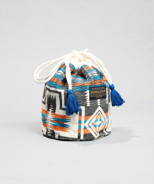 PENDLETON（ペンドルトン）の「【 PENDLETON / ペンドルトン 】ジャガードドローストリングポーチ（ショルダーバッグ・レディース・レッド/チャコール・FREE）」の4枚目の写真