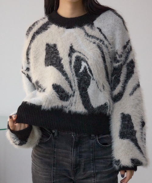 AZUL by moussy(アズールバイマウジー)の「アソートパターンクルーネックニット(ニット/セーター・レディース・ブラウン系その他/ホワイト系その他・FREE)」の2枚目の写真