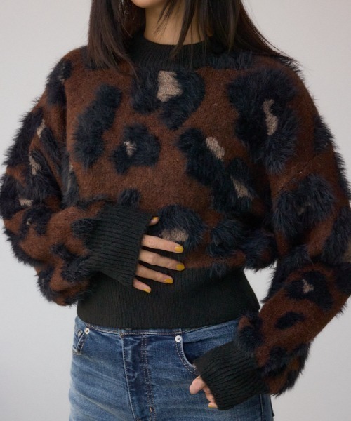 AZUL by moussy(アズールバイマウジー)の「アソートパターンクルーネックニット(ニット/セーター・レディース・ブラウン系その他/ホワイト系その他・FREE)」の1枚目の写真