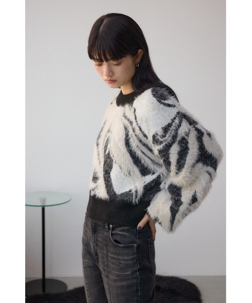 AZUL by moussy(アズールバイマウジー)の「アソートパターンクルーネックニット(ニット/セーター・レディース・ブラウン系その他/ホワイト系その他・FREE)」の4枚目の写真