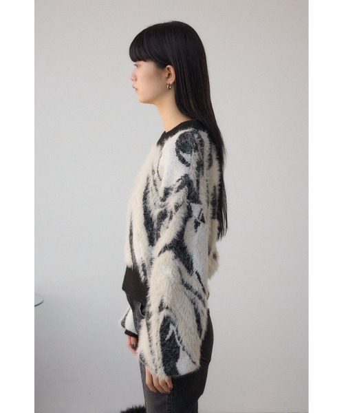 AZUL by moussy(アズールバイマウジー)の「アソートパターンクルーネックニット(ニット/セーター・レディース・ブラウン系その他/ホワイト系その他・FREE)」の8枚目の写真