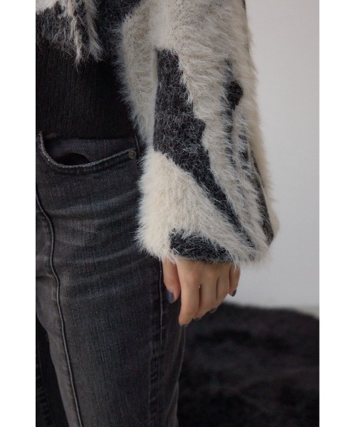 AZUL by moussy(アズールバイマウジー)の「アソートパターンクルーネックニット(ニット/セーター・レディース・ブラウン系その他/ホワイト系その他・FREE)」の12枚目の写真