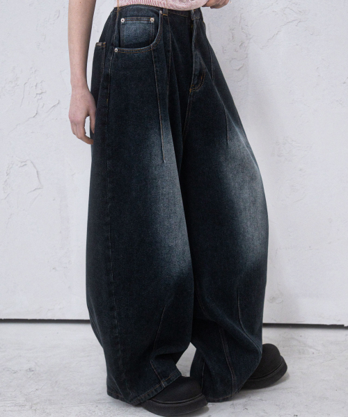 AVANDRESS(アバンドレス )の「Super Wide Dart Denim Pants WASHING BLACK(デニムパンツ・メンズ・ブラック・MEDIUM/X-LARGE)」の10枚目の写真
