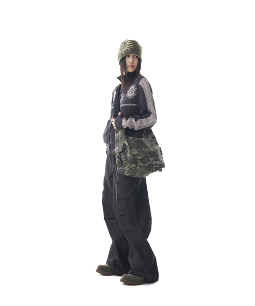 AAKAM(アーカム)の「Camouflage Studded Logo Cross Bag (Khaki)(メッセンジャーバッグ・レディース・その他・FREE)」の6枚目の写真