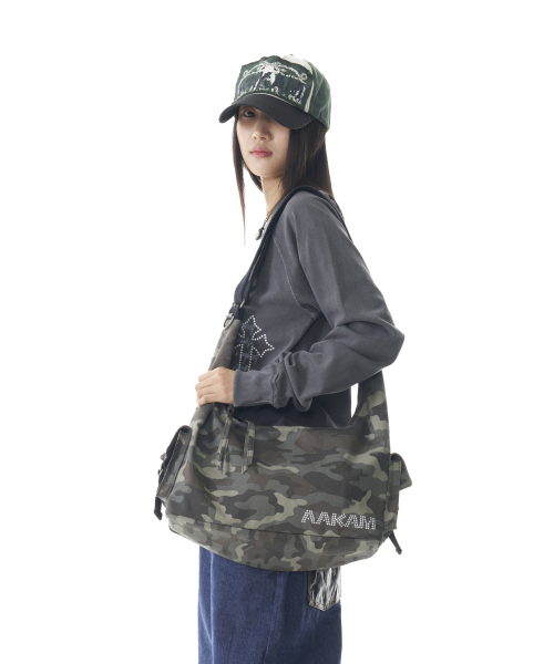 AAKAM(アーカム)の「Camouflage Studded Logo Cross Bag (Khaki)(メッセンジャーバッグ・レディース・その他・FREE)」の7枚目の写真