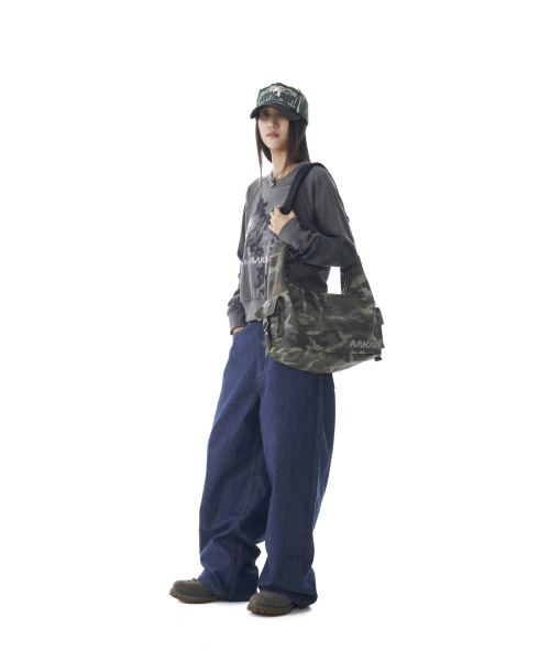 AAKAM(アーカム)の「Camouflage Studded Logo Cross Bag (Khaki)(メッセンジャーバッグ・レディース・その他・FREE)」の9枚目の写真