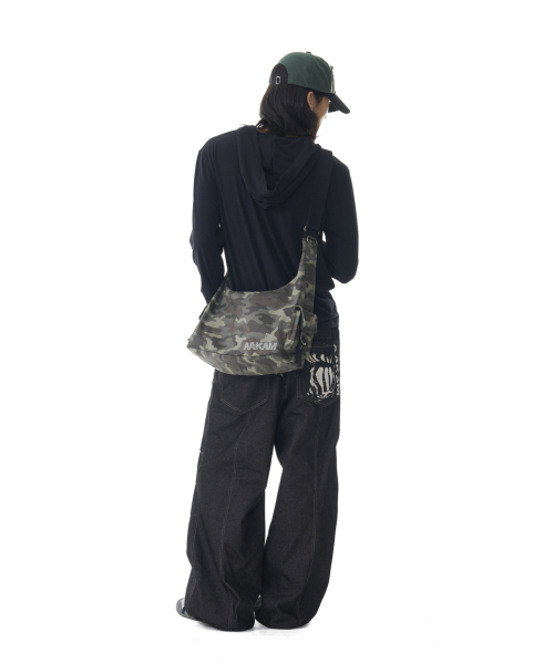 AAKAM(アーカム)の「Camouflage Studded Logo Cross Bag (Khaki)(メッセンジャーバッグ・レディース・その他・FREE)」の11枚目の写真