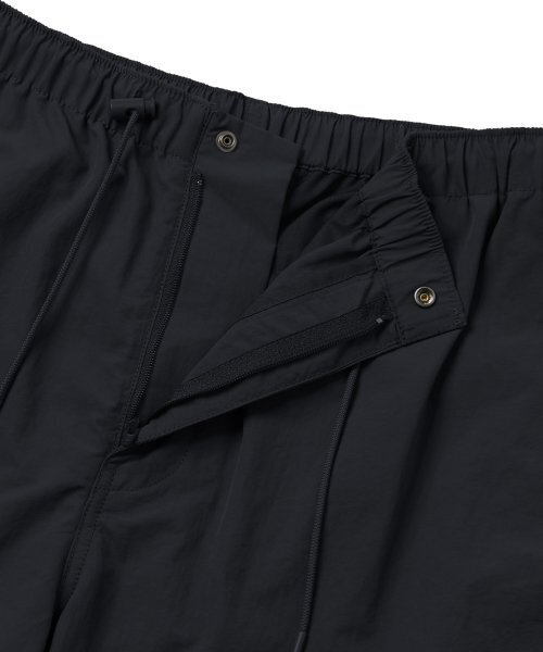 MUSINSA STANDARD（ムシンサスタンダード）の「ナイロンパラシュートパンツ[ブラック]（その他パンツ・メンズ・その他・40/38/42/36/34/32/30/26/28）」の4枚目の写真