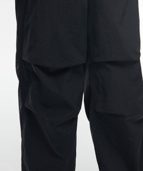 MUSINSA STANDARD（ムシンサスタンダード）の「ナイロンパラシュートパンツ[ブラック]（その他パンツ・メンズ・その他・40/38/42/36/34/32/30/26/28）」の6枚目の写真
