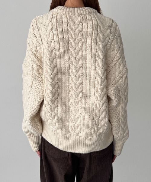 CANAL JEAN（キャナルジーン）の「El mar　ケーブルクルーニット（ニット/セーター・レディース・アイボリー/ブラック/レッド・ONE SIZE）」の17枚目の写真