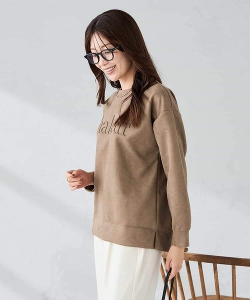 a.v.v(アーヴェヴェ)の「エンボスロゴスウェードトップス(Tシャツ/カットソー・レディース・モカ/グレー系その他/ライトピンク・36/38/40)」の14枚目の写真