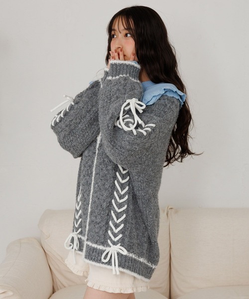 repipi armario（レピピ アルマリオ）の「【girly line】レースアップケーブルカーディガン（カーディガン/ボレロ・キッズ・オフホワイト/チャコールグレー/ブルー系その他・SMALL/MEDIUM/LARGE）」の8枚目の写真