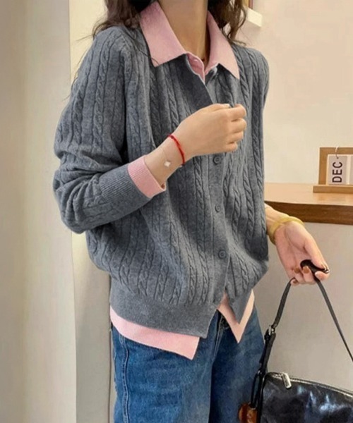 ONEP STAR(ワンピスター)の「配色襟付きカーディガン風ケーブル編みトップス(ニット/セーター・レディース・レッド/ピンク/ブラウン/ベージュ/ブルー・FREE)」の7枚目の写真