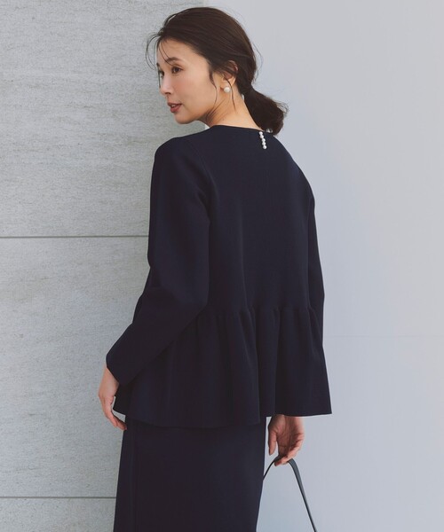 UNFILO（アンフィーロ）の「【セレモニー】BEAUTY FORM KNIT ペプラムセットアップ（セットアップ・レディース・ベージュ系/ネイビー系/ブラック系・X-LARGE）」の8枚目の写真