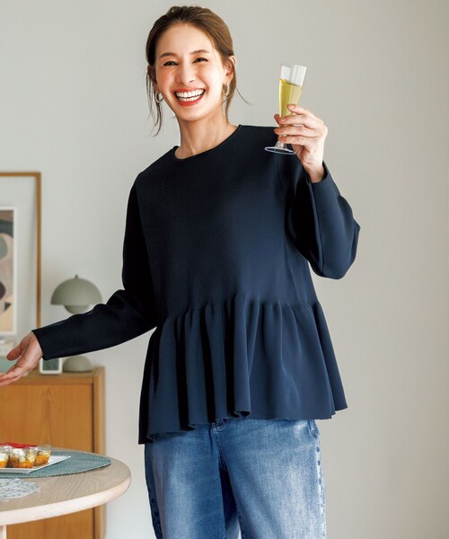 UNFILO（アンフィーロ）の「【セレモニー】BEAUTY FORM KNIT ペプラムセットアップ（セットアップ・レディース・ベージュ系/ネイビー系/ブラック系・X-LARGE）」の9枚目の写真