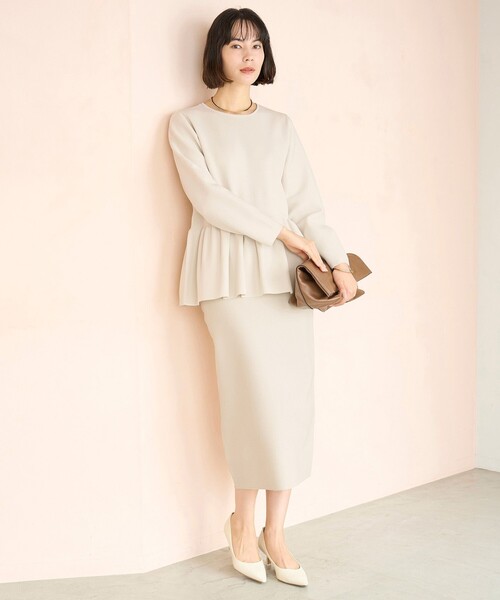UNFILO（アンフィーロ）の「【セレモニー】BEAUTY FORM KNIT ペプラムセットアップ（セットアップ・レディース・ベージュ系/ネイビー系/ブラック系・X-LARGE）」の10枚目の写真