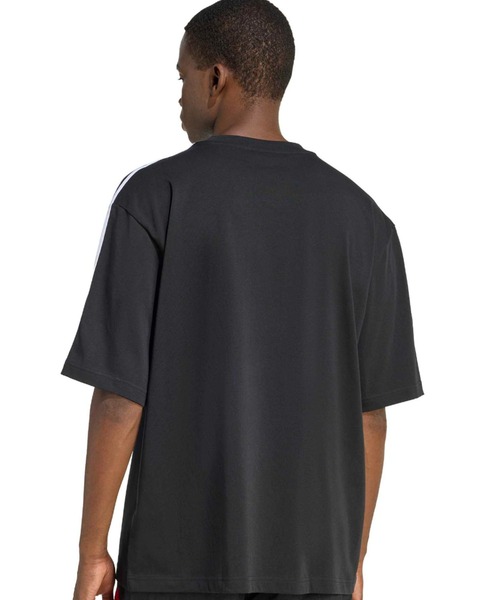adidas(アディダス)の「adidas ADICOLOR 3-STRIPES OVERSIZED TEE / アディダス アディカラー 3 ストライプ オーバーサイズ ティー(Tシャツ/カットソー・メンズ・ブラック・XXL/XL/L/M/S)」の8枚目の写真