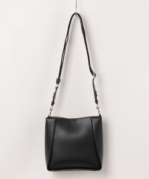 STELLA McCARTNEY(ステラマッカートニー)の「Logo Square Crossbody Bag / ロゴ スクエア クロスボディ バッグ(ショルダーバッグ・レディース・ブラック・ONE SIZE)」の5枚目の写真