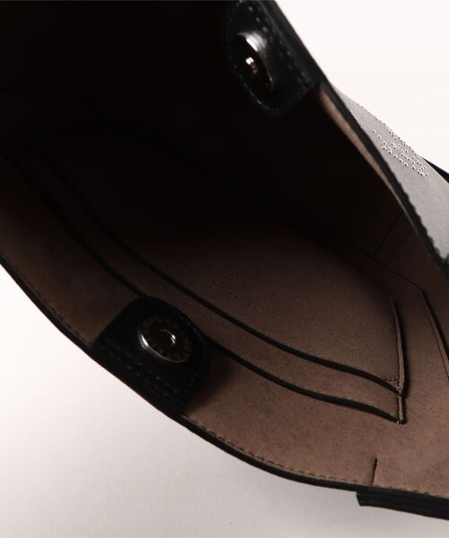 STELLA McCARTNEY(ステラマッカートニー)の「Logo Square Crossbody Bag / ロゴ スクエア クロスボディ バッグ(ショルダーバッグ・レディース・ブラック・ONE SIZE)」の7枚目の写真