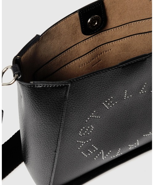 STELLA McCARTNEY(ステラマッカートニー)の「Logo Square Crossbody Bag / ロゴ スクエア クロスボディ バッグ(ショルダーバッグ・レディース・ブラック・ONE SIZE)」の4枚目の写真