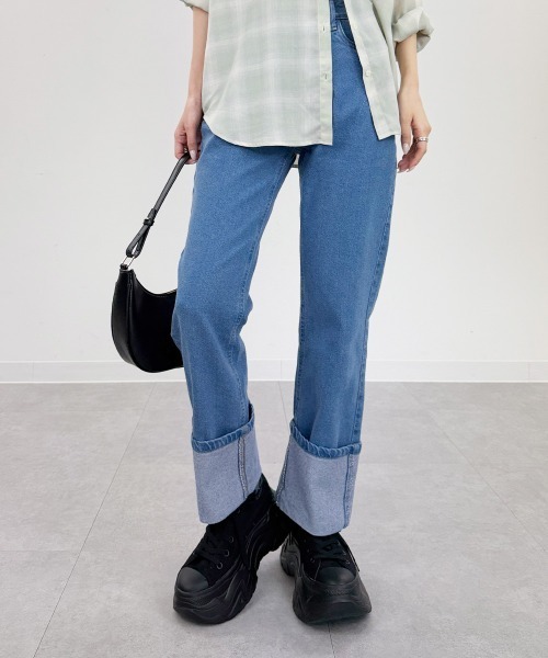 mellomela.(メロメラ)の「スリムストレートロールアップデニムパンツ(デニムパンツ・レディース・ダークネイビー/ネイビー/ブルー・S/M/L/LL)」の3枚目の写真