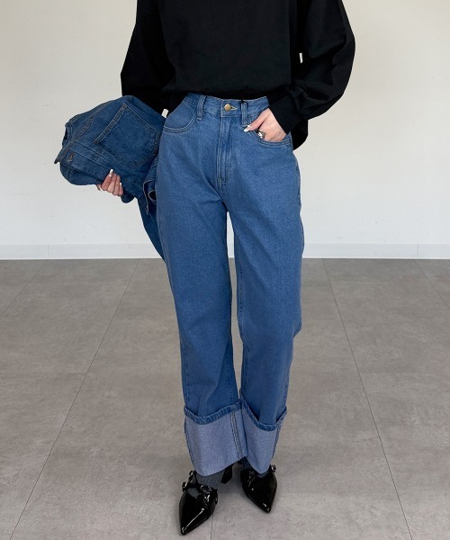 mellomela.(メロメラ)の「スリムストレートロールアップデニムパンツ(デニムパンツ・レディース・ダークネイビー/ネイビー/ブルー・S/M/L/LL)」の6枚目の写真