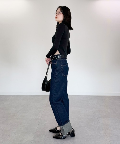 mellomela.(メロメラ)の「スリムストレートロールアップデニムパンツ(デニムパンツ・レディース・ダークネイビー/ネイビー/ブルー・S/M/L/LL)」の11枚目の写真