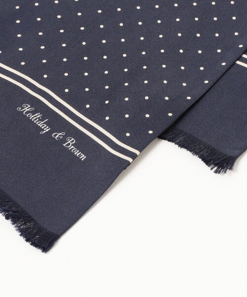 BEAMS F(ビームスエフ)の「Holliday & Brown / シルク ドット柄 スカーフ(マフラー・メンズ・ネイビー/ブラック・ONE SIZE)」の4枚目の写真