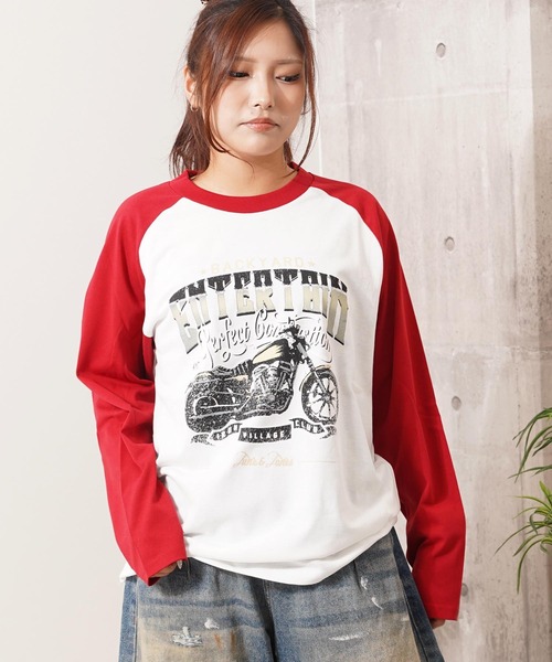 1111clothing(ワンフォークロージング)の「ラグラン プリント ロングスリーブ Tシャツ / Raglan Print Long Sleeve Tee(Tシャツ/カットソー・メンズ・レッド/ブラウン/ブラック・M/L)」の3枚目の写真