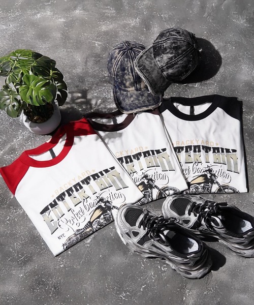 1111clothing(ワンフォークロージング)の「ラグラン プリント ロングスリーブ Tシャツ / Raglan Print Long Sleeve Tee(Tシャツ/カットソー・メンズ・レッド/ブラウン/ブラック・M/L)」の4枚目の写真