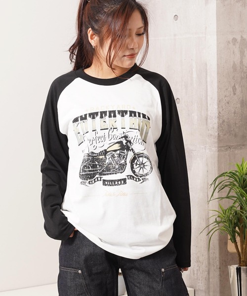 1111clothing(ワンフォークロージング)の「ラグラン プリント ロングスリーブ Tシャツ / Raglan Print Long Sleeve Tee(Tシャツ/カットソー・メンズ・レッド/ブラウン/ブラック・M/L)」の6枚目の写真