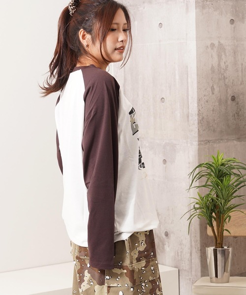 1111clothing(ワンフォークロージング)の「ラグラン プリント ロングスリーブ Tシャツ / Raglan Print Long Sleeve Tee(Tシャツ/カットソー・メンズ・レッド/ブラウン/ブラック・M/L)」の15枚目の写真