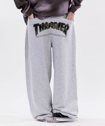 JOHN'S CLOSET（ジョンズクローゼット）の「【at】〔THRASHER/スラッシャー〕アソートアップリケ コクーンシルエット スウェットパンツ（スウェットパンツ）」