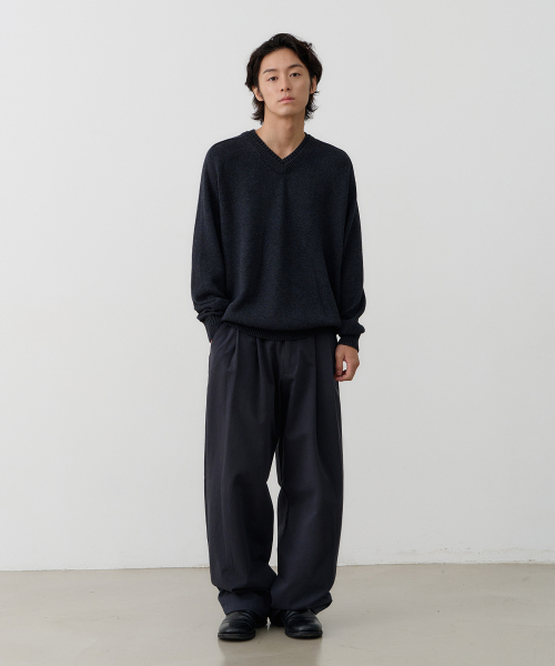 NOUN(ノウン)の「layered V neck knit (charcoal)(ニット/セーター・メンズ・その他・1/2)」の16枚目の写真