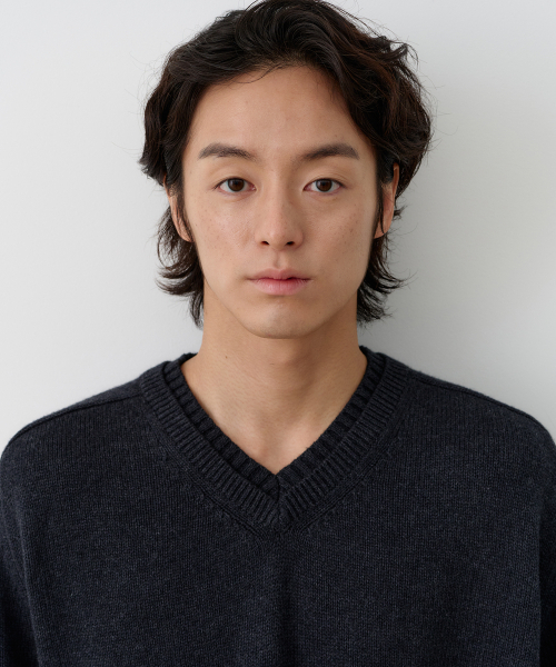 NOUN(ノウン)の「layered V neck knit (charcoal)(ニット/セーター・メンズ・その他・1/2)」の10枚目の写真