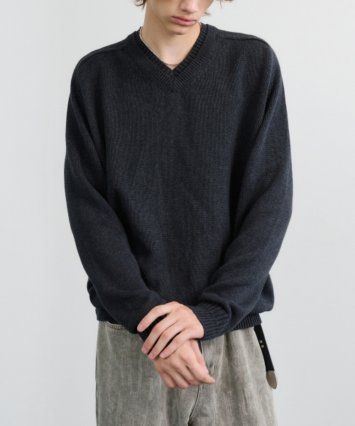 NOUN(ノウン)の「layered V neck knit (charcoal)(ニット/セーター・メンズ・その他・1/2)」の12枚目の写真