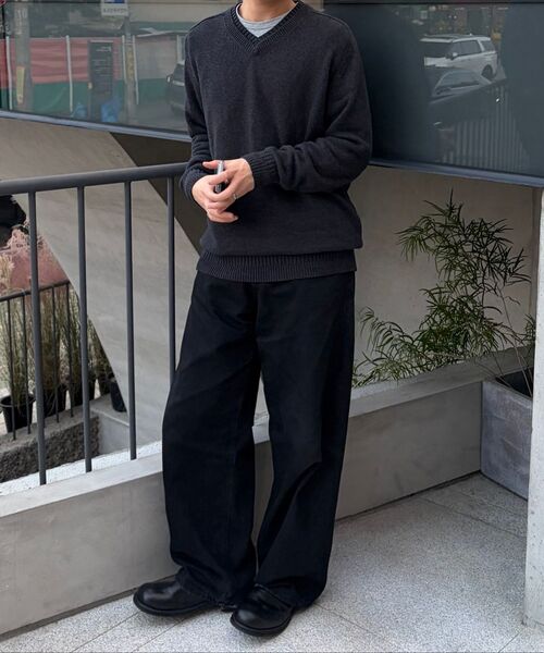 NOUN(ノウン)の「layered V neck knit (charcoal)(ニット/セーター・メンズ・その他・1/2)」の8枚目の写真