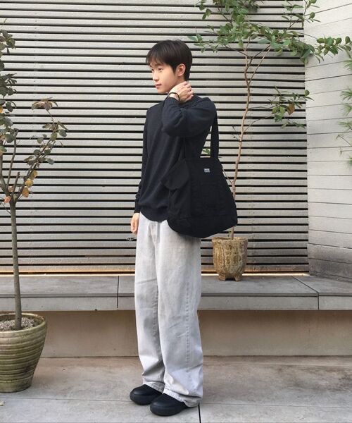 NOUN(ノウン)の「layered V neck knit (charcoal)(ニット/セーター・メンズ・その他・1/2)」の2枚目の写真