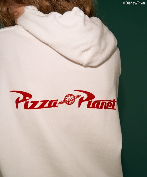 Disney(ディズニー)の「【PIZZA PLANET】フーディースウェット(スウェット・レディース・ホワイト系その他/オフホワイト・FREE)」の8枚目の写真