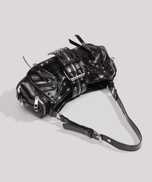 SHIBUYA Zy.(シブヤジー)の「STEEL ROUGEレザータッチハトメショルダーバッグ(ショルダーバッグ・メンズ・ブラック・FREE)」の4枚目の写真