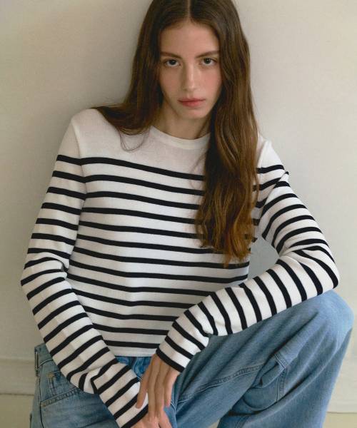 OCTETTE(オテット)の「MARIN UNBALANCE CROP KNIT(ニット/セーター・レディース・その他・FREE)」の1枚目の写真