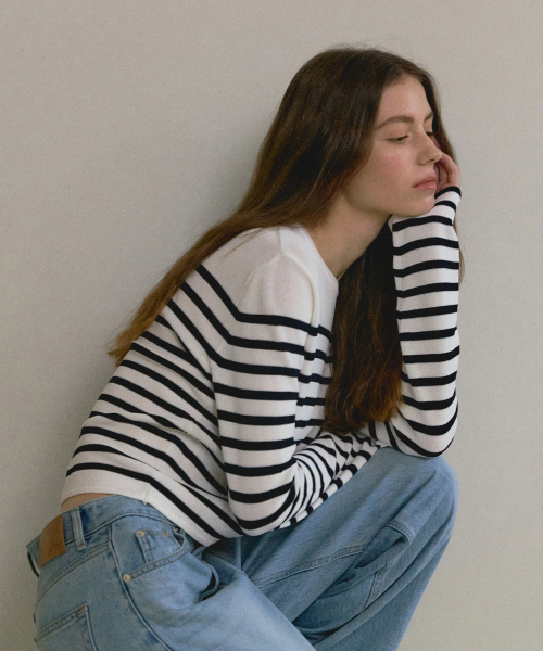 OCTETTE(オテット)の「MARIN UNBALANCE CROP KNIT(ニット/セーター・レディース・その他・FREE)」の2枚目の写真
