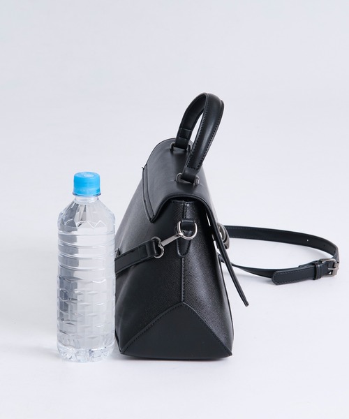 Ellno Loset（エルノロゼット）の「アークフラップショルダーバッグ（ショルダーバッグ・メンズ・ブラック・FREE）」の3枚目の写真