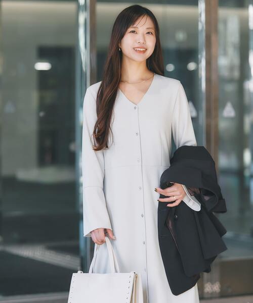 URBAN RESEARCH ROSSO WOMEN(アーバンリサーチ ロッソ)の「ストレッチジョーゼットワンピース(ワンピース・レディース・グレー系その他/ネイビー・FREE)」の4枚目の写真